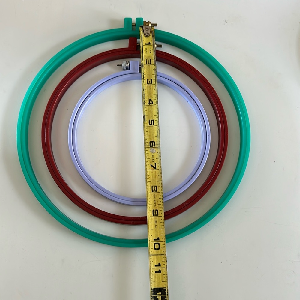 Colorful Plastic Embroidery Hoops Set - Picture 2 of 4